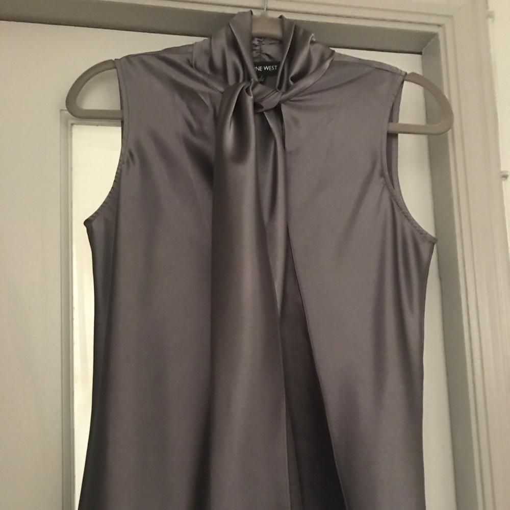 Sleeveless blouse